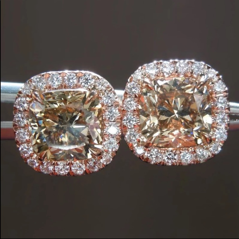 New Women’s Rose Gold Diamond Stud Earrings - Picture 3 of 5